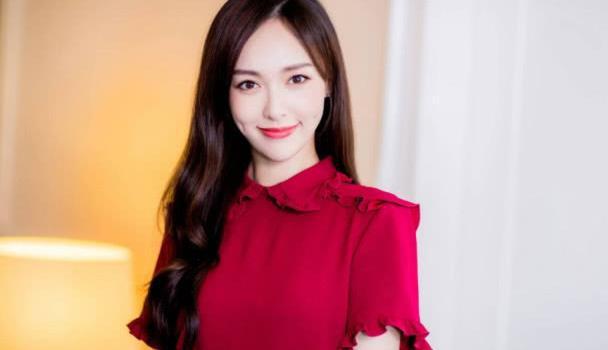 唐嫣 背景,从影视新星到时尚偶像的华丽蜕变